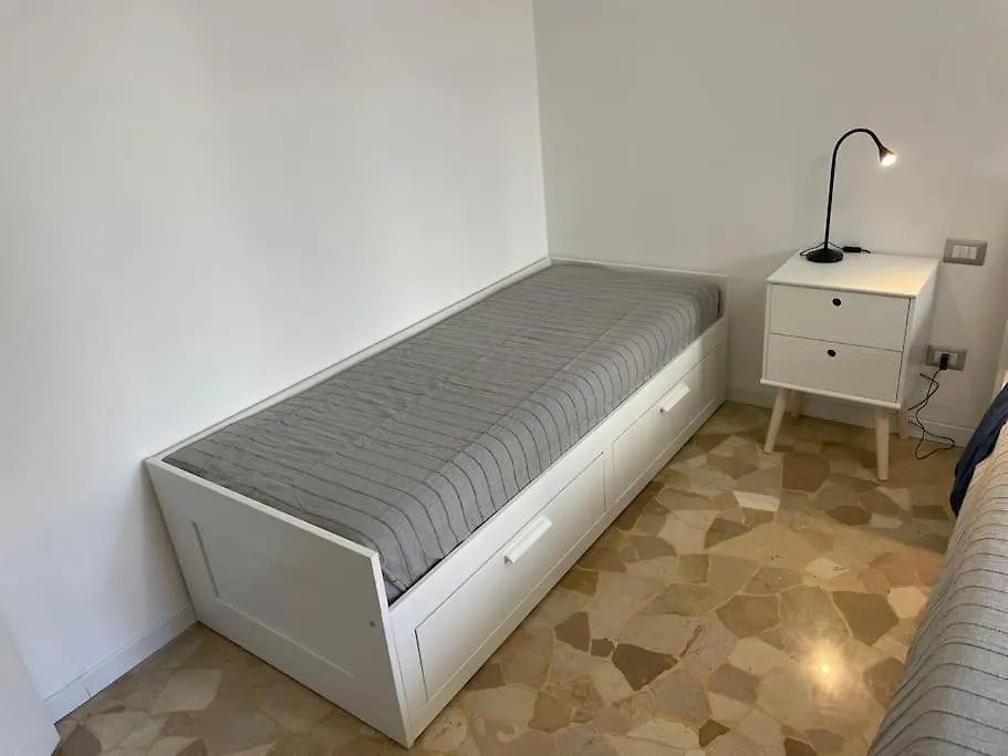 Ilaria San Siro Fiera Milan Apartment イタリア